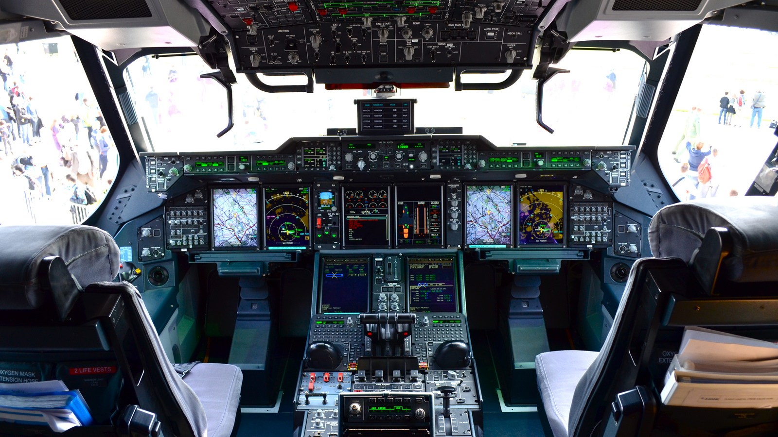 airbus-a400m-atlas-cockpit-ec-404.jpg